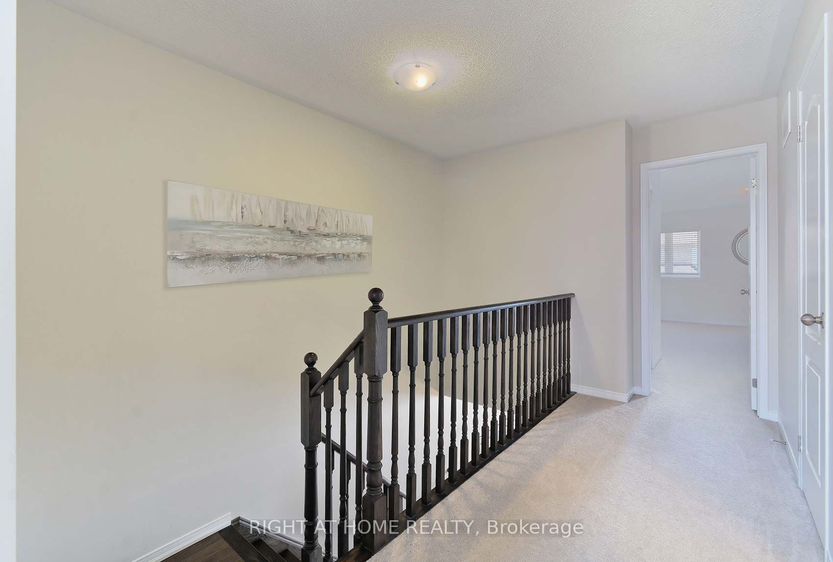 736 Farmstead Dr