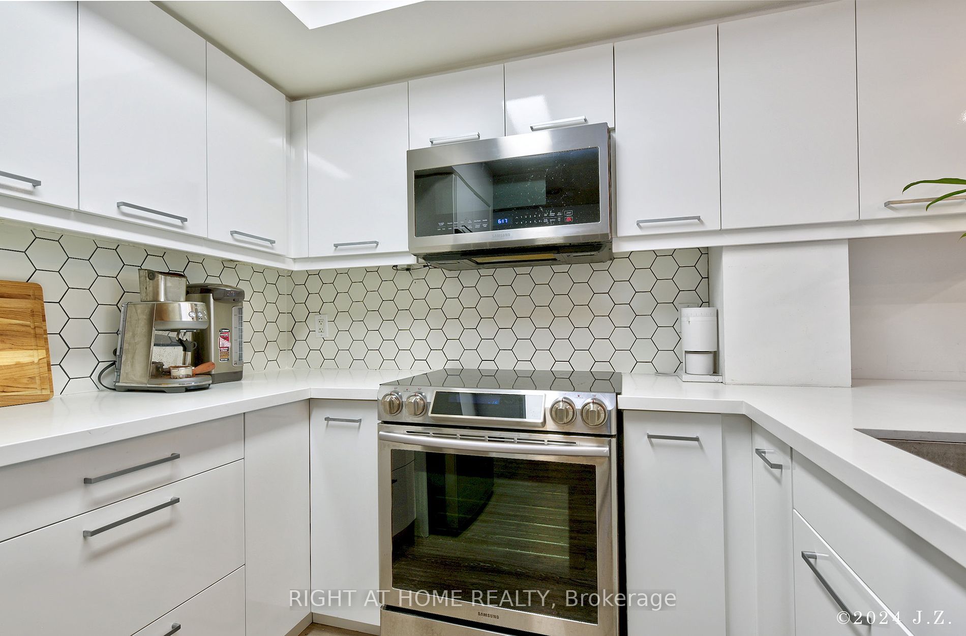 17 Barberry Pl 2305