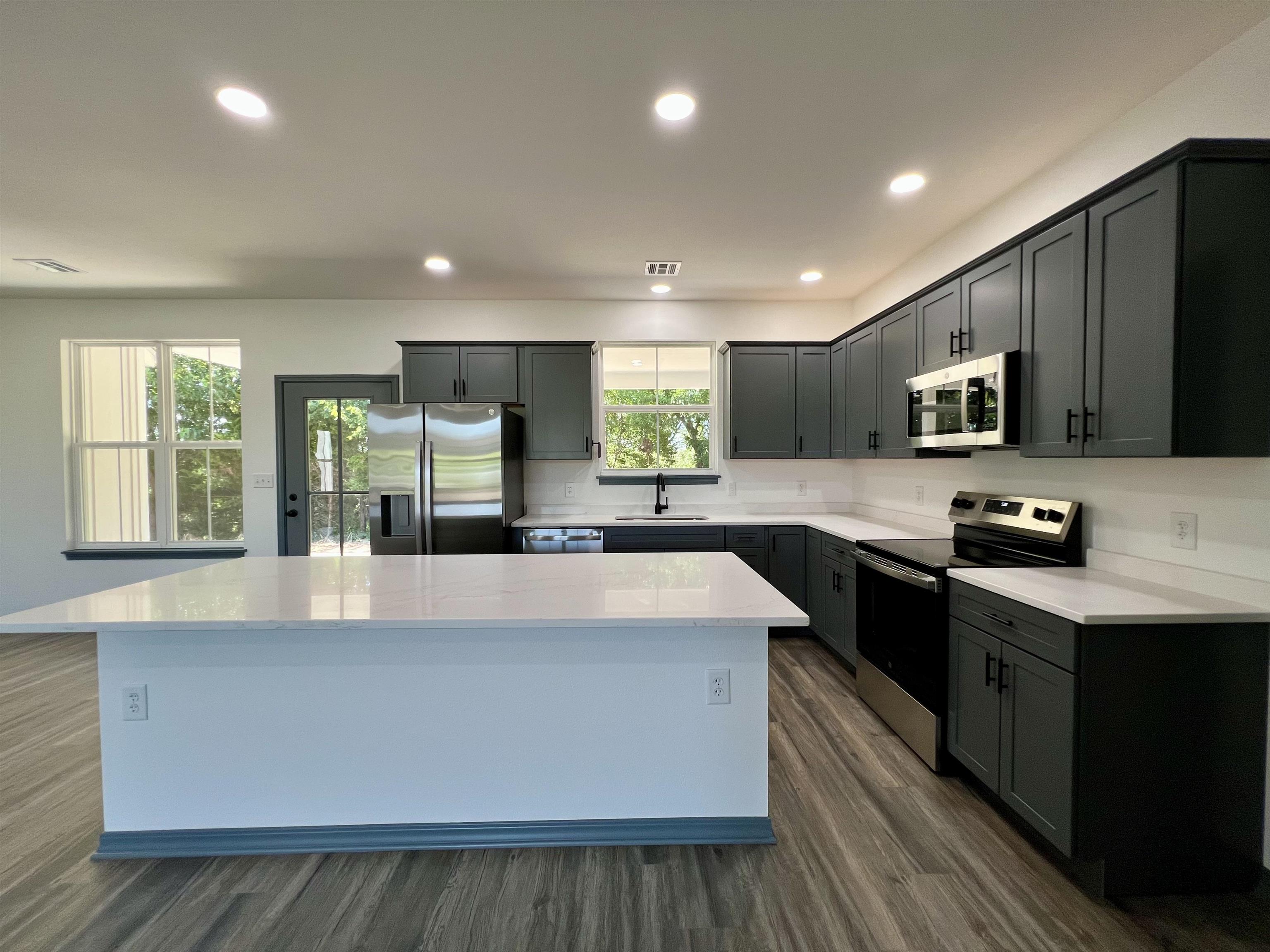 214 Castle Pines Dr
