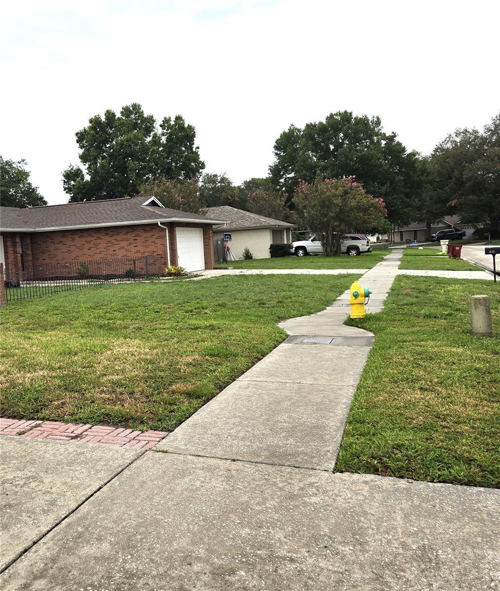 812 Sandalwood Drive