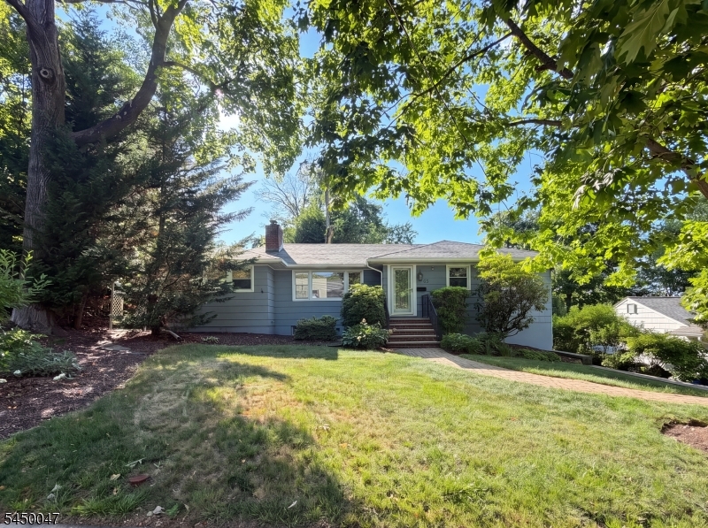 63 Samson Ave