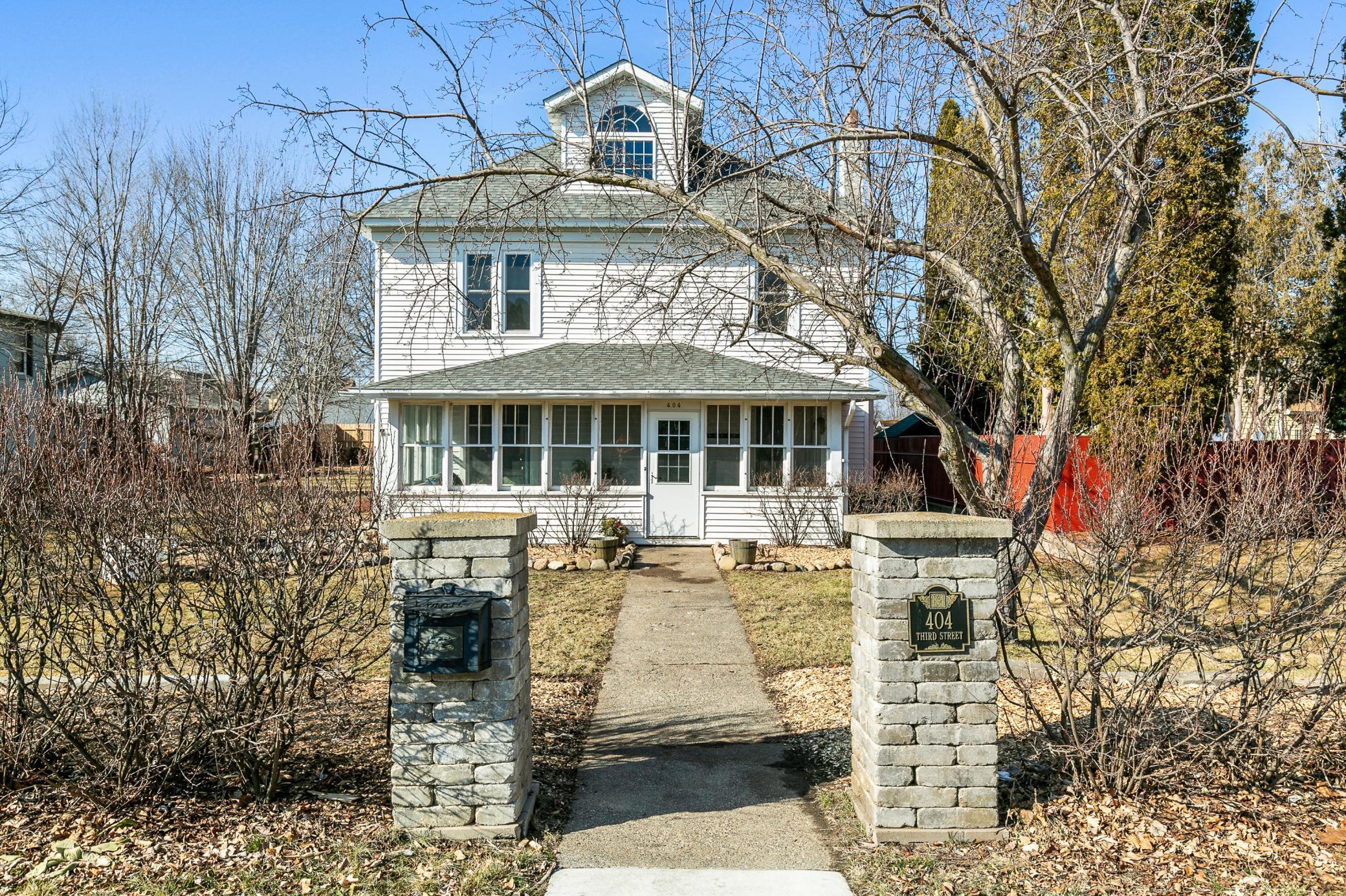 404 3rd Street SE