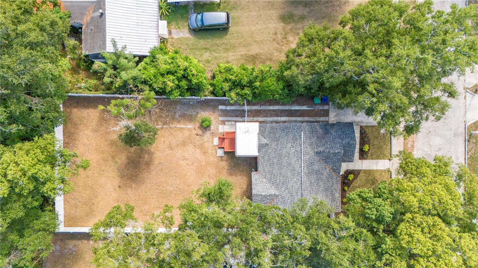 4009 N Seminole Avenue