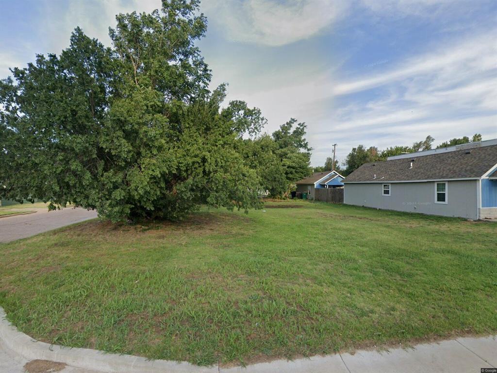 Great corner lot for a new build!