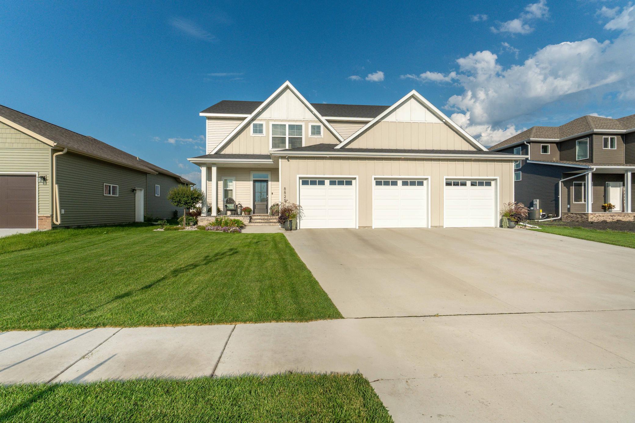 8825 Meadowlark Parkway