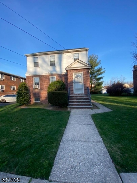 539 Hussa St, Linden City, NJ 07036