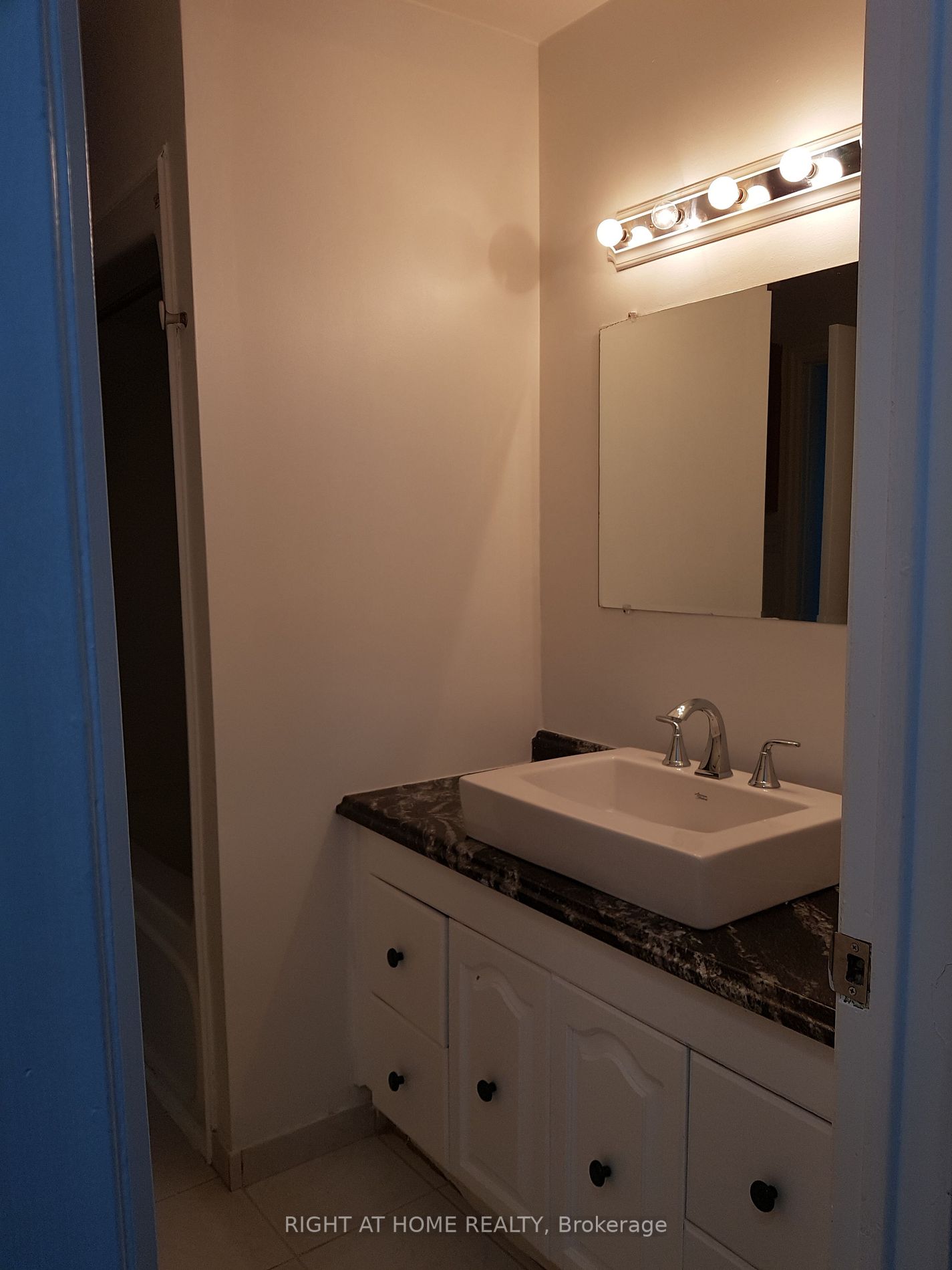 1310 Luna Crt Upper