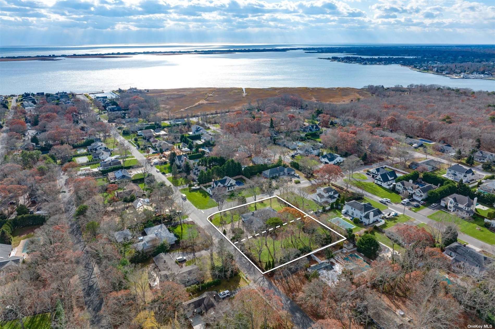 Residential for sale in East Quogue, New York, 3518954