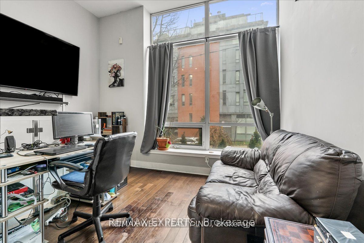 323 Kingston Rd 101