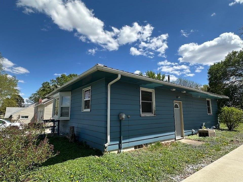 1319 NW 5th Avenue