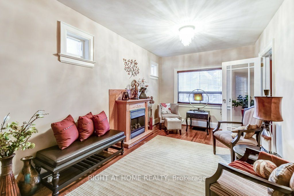 93 Watson Ave