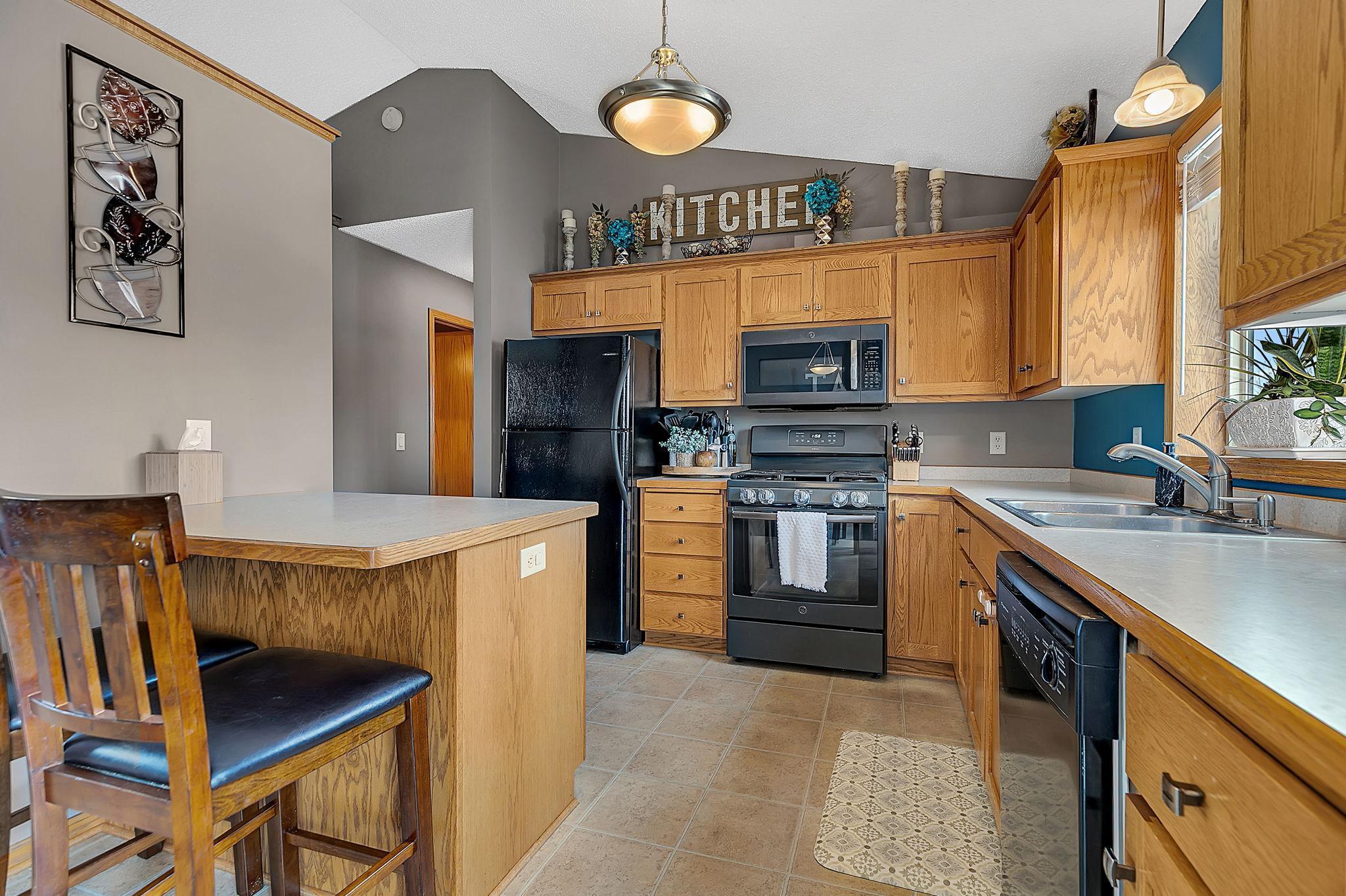 1525 Park View Lane NE