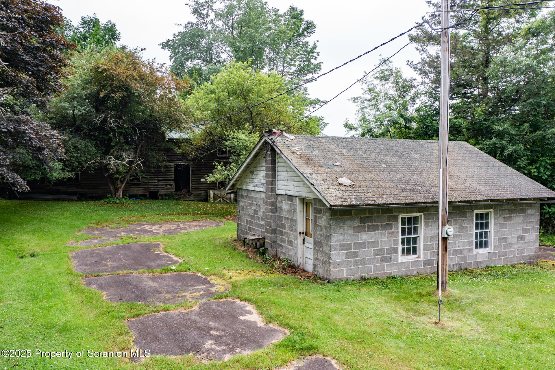 1942 Hess Road