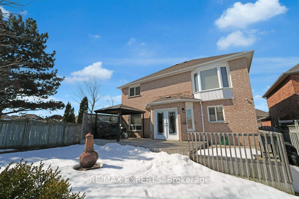 10 Esposito Dr