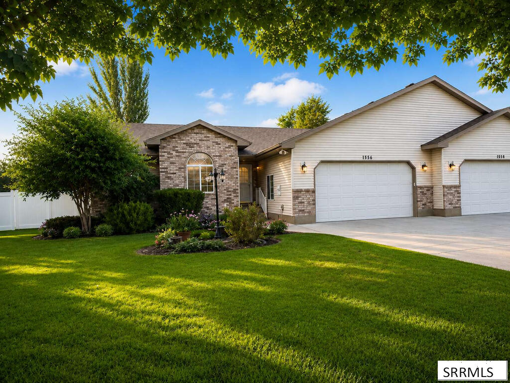 3826 Silverwood Circle