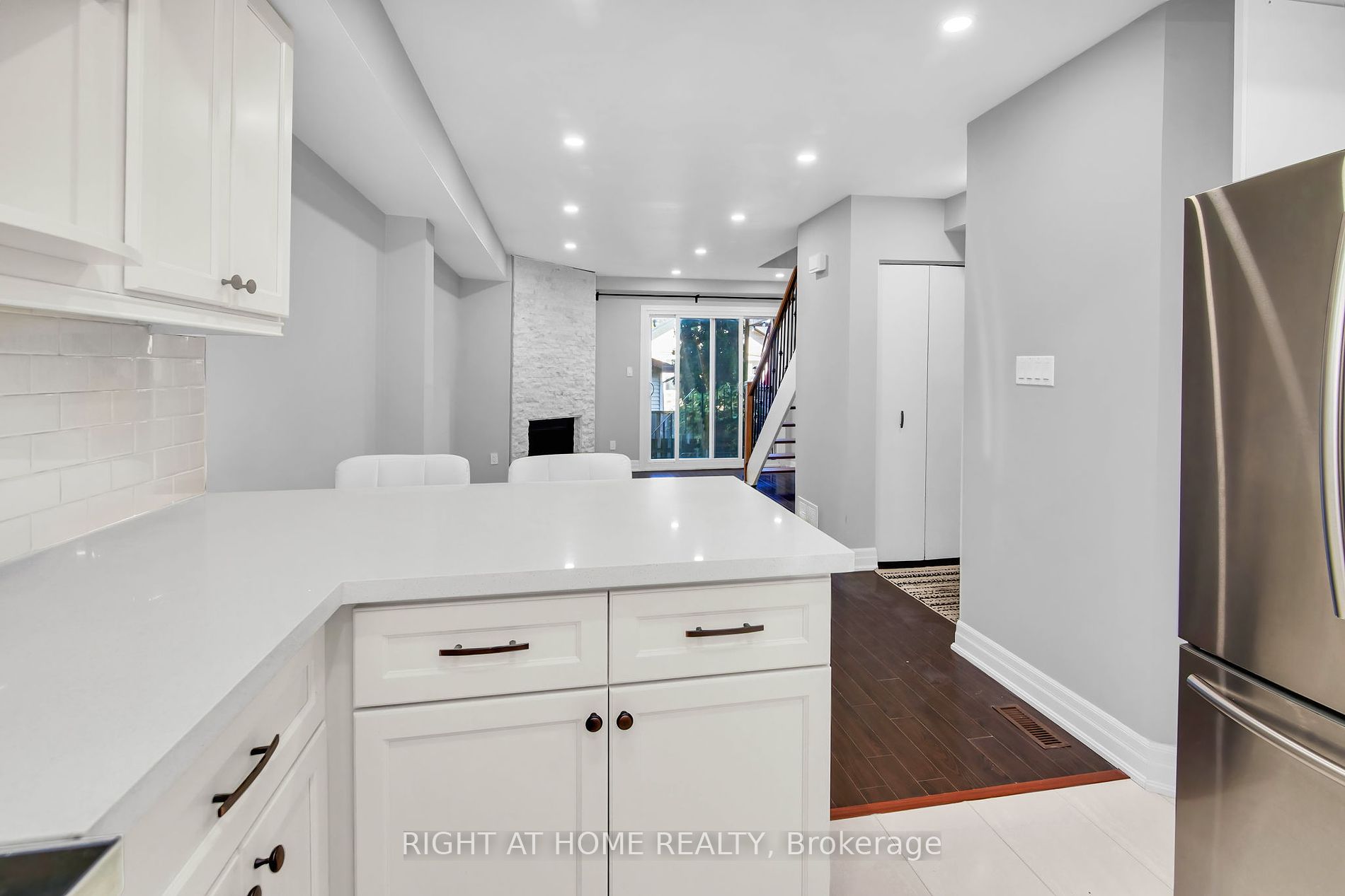 2716 E St Clair Ave 13