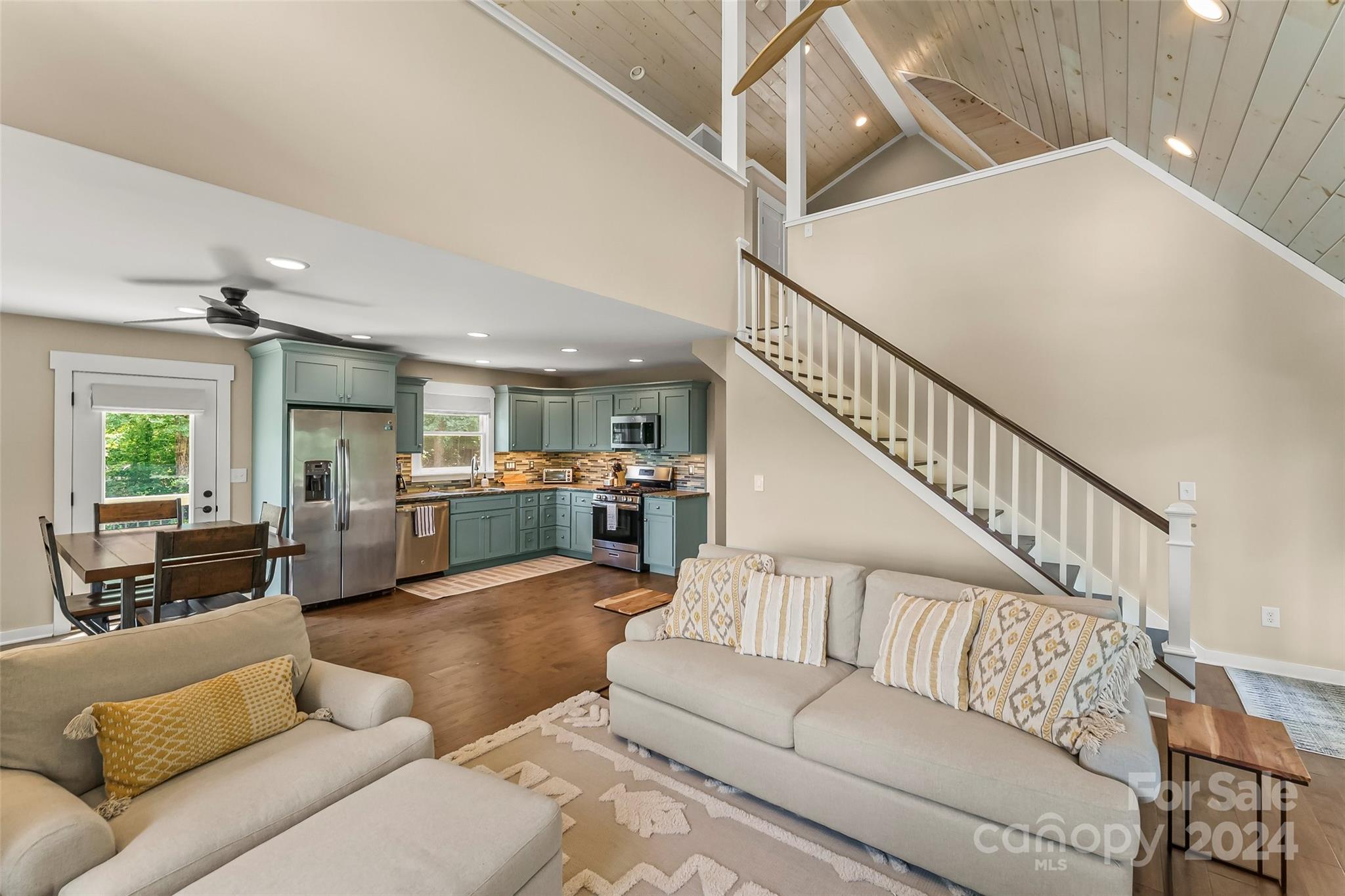 21 Lakeview Trail