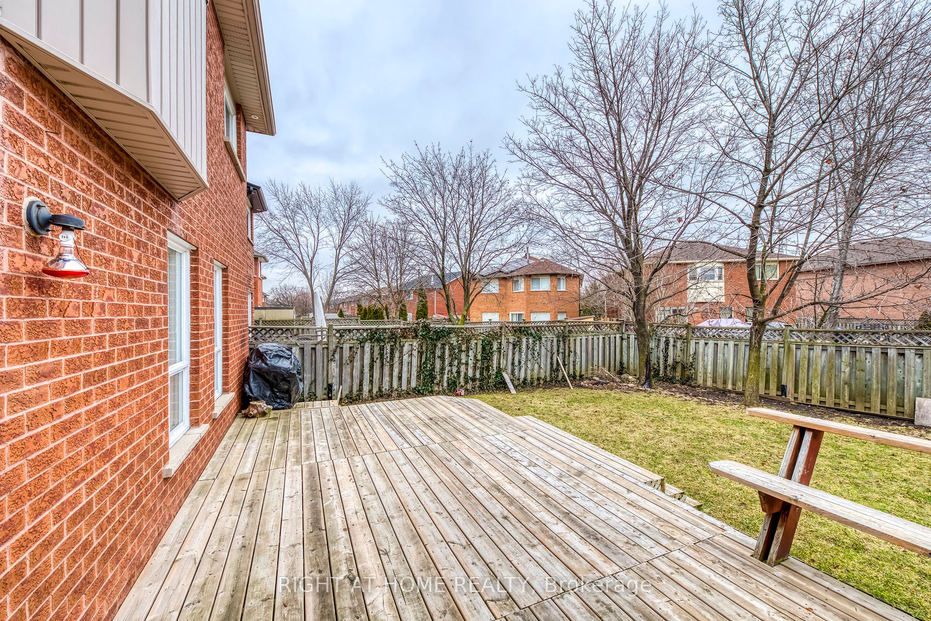 5832 Prairie Circ