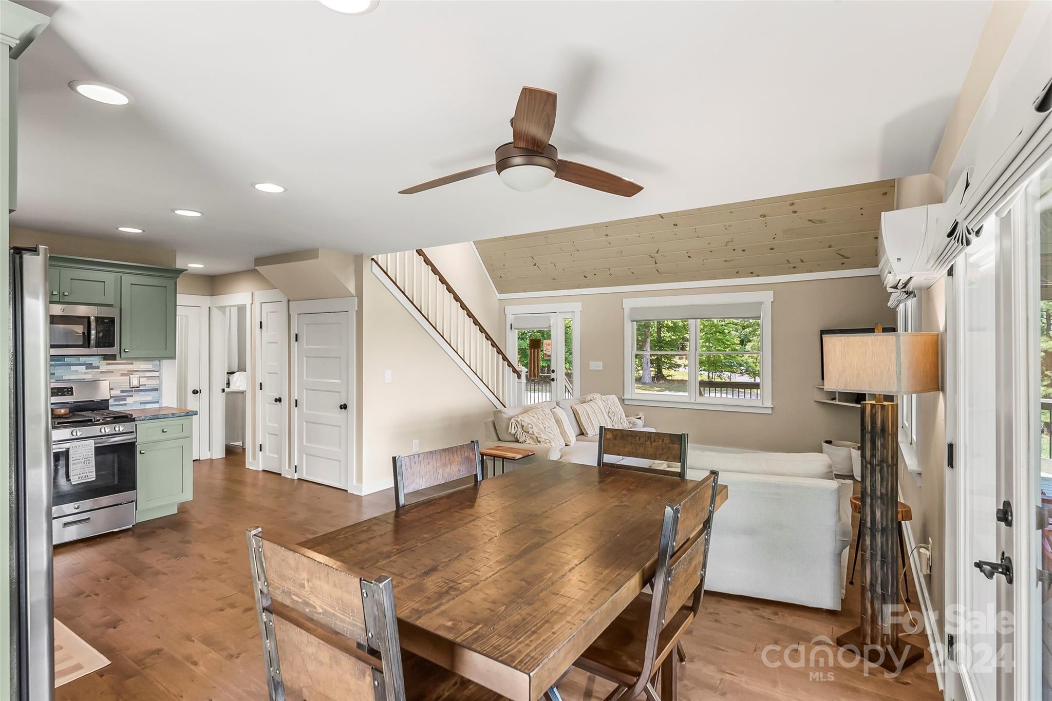 21 Lakeview Trail