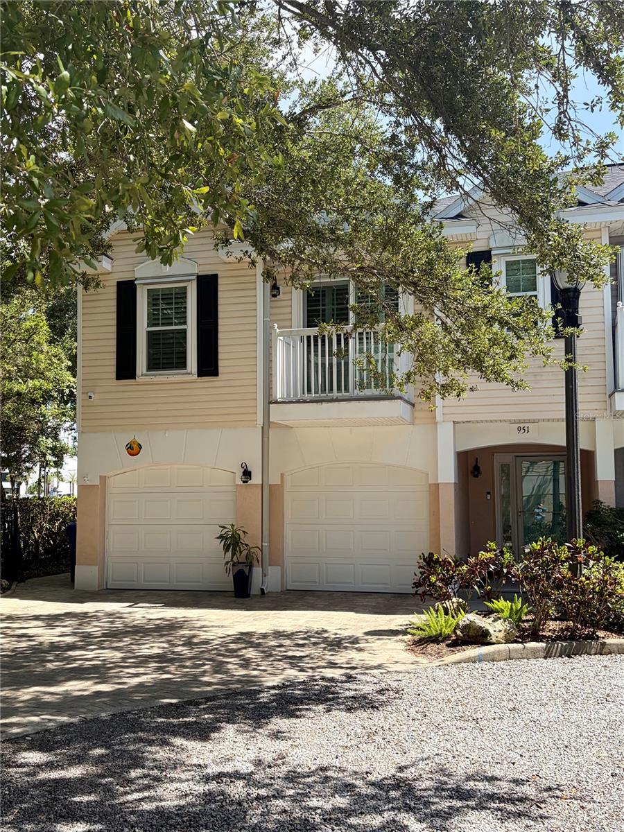 Under contract-accepting backup offers. Downtown Dunedin...Immaculate townhome in the heart of the city.