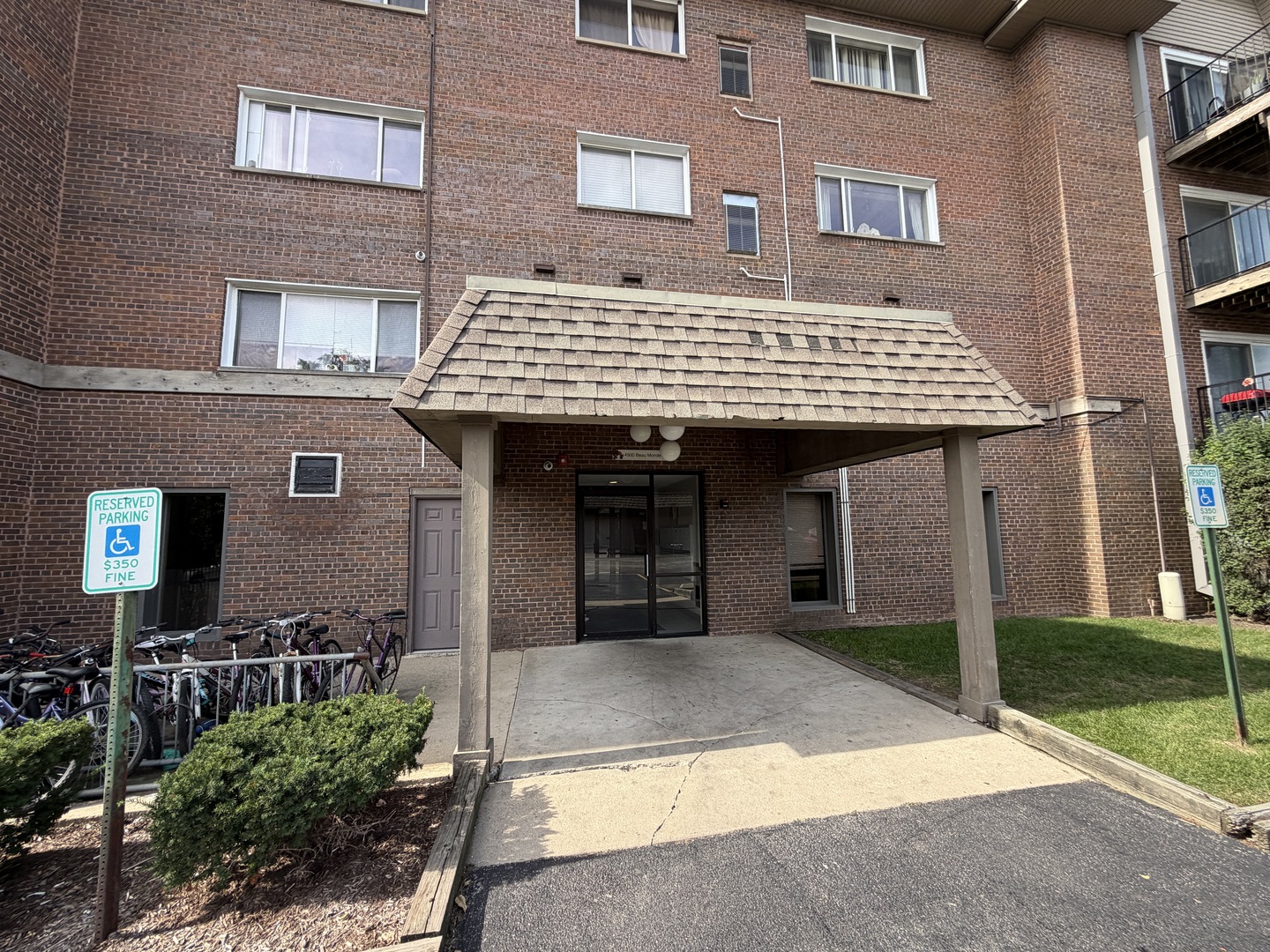 Welcome to a newly remodeled one-bedroom home ready for occupancy, featuring all-new appliances, a custom kitchen, a dining area, a large bedroom, a modern bathroom, a large living room, and a scenic balcony, all within minutes of major highways, shopping, cafes, and schools!