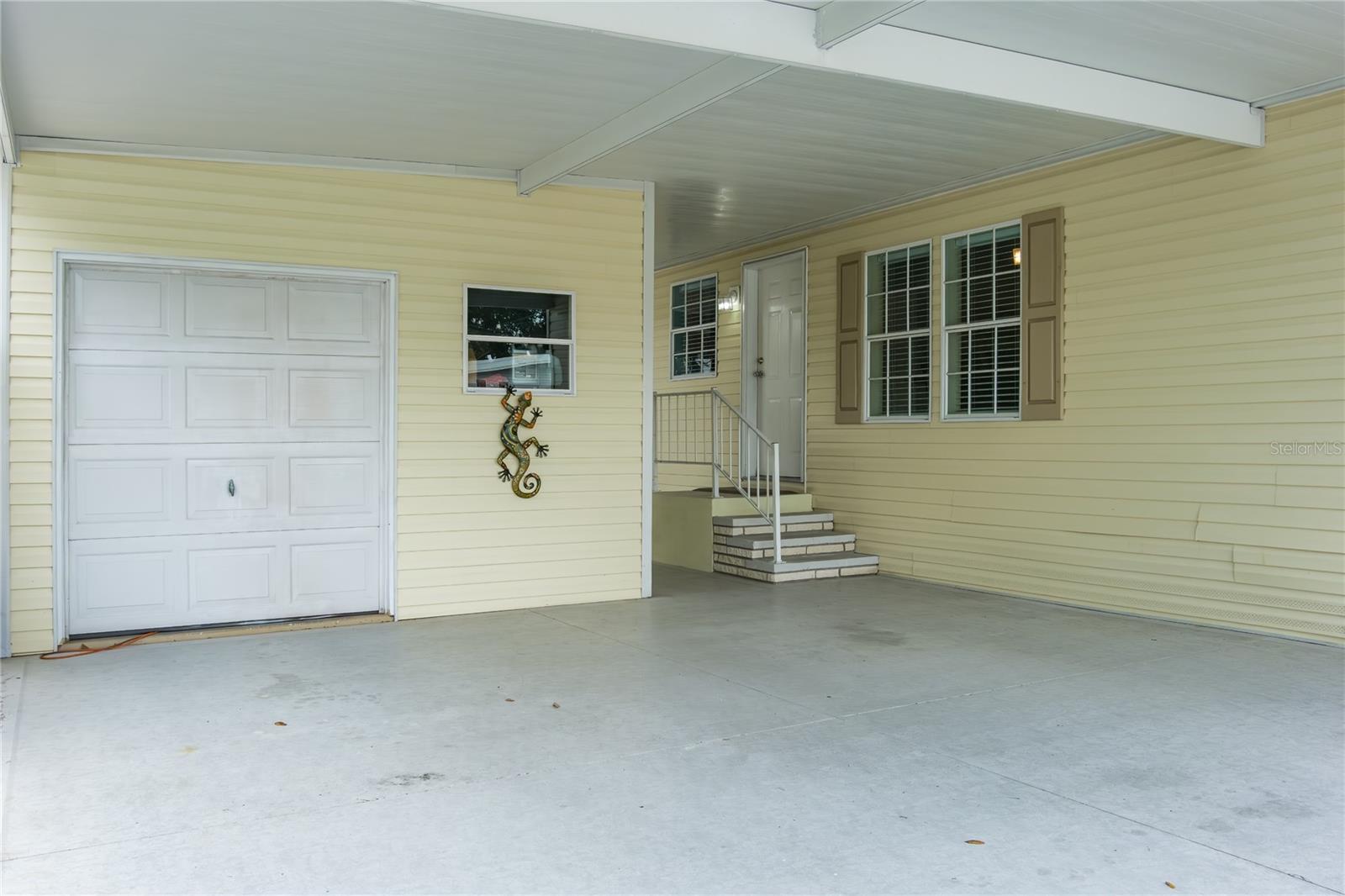 8523 Countess Avenue Circle