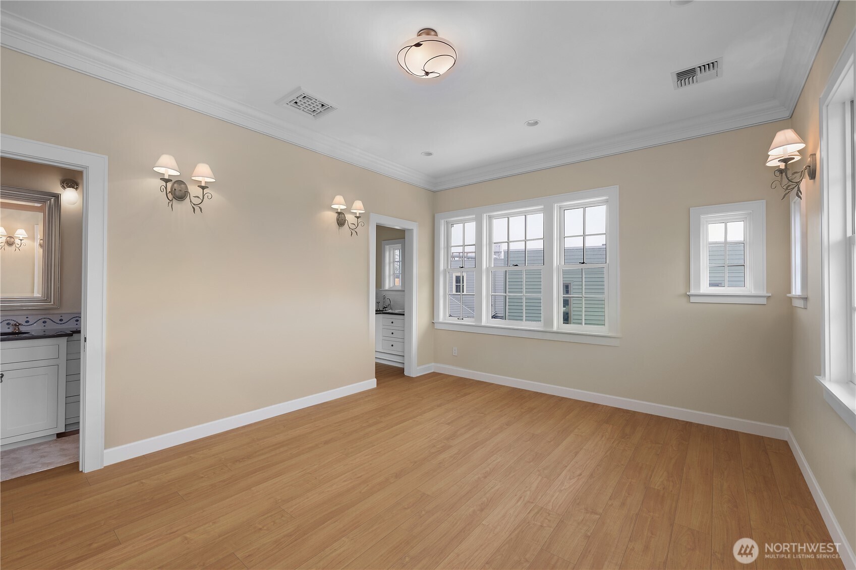 7 E Myrtle Lane