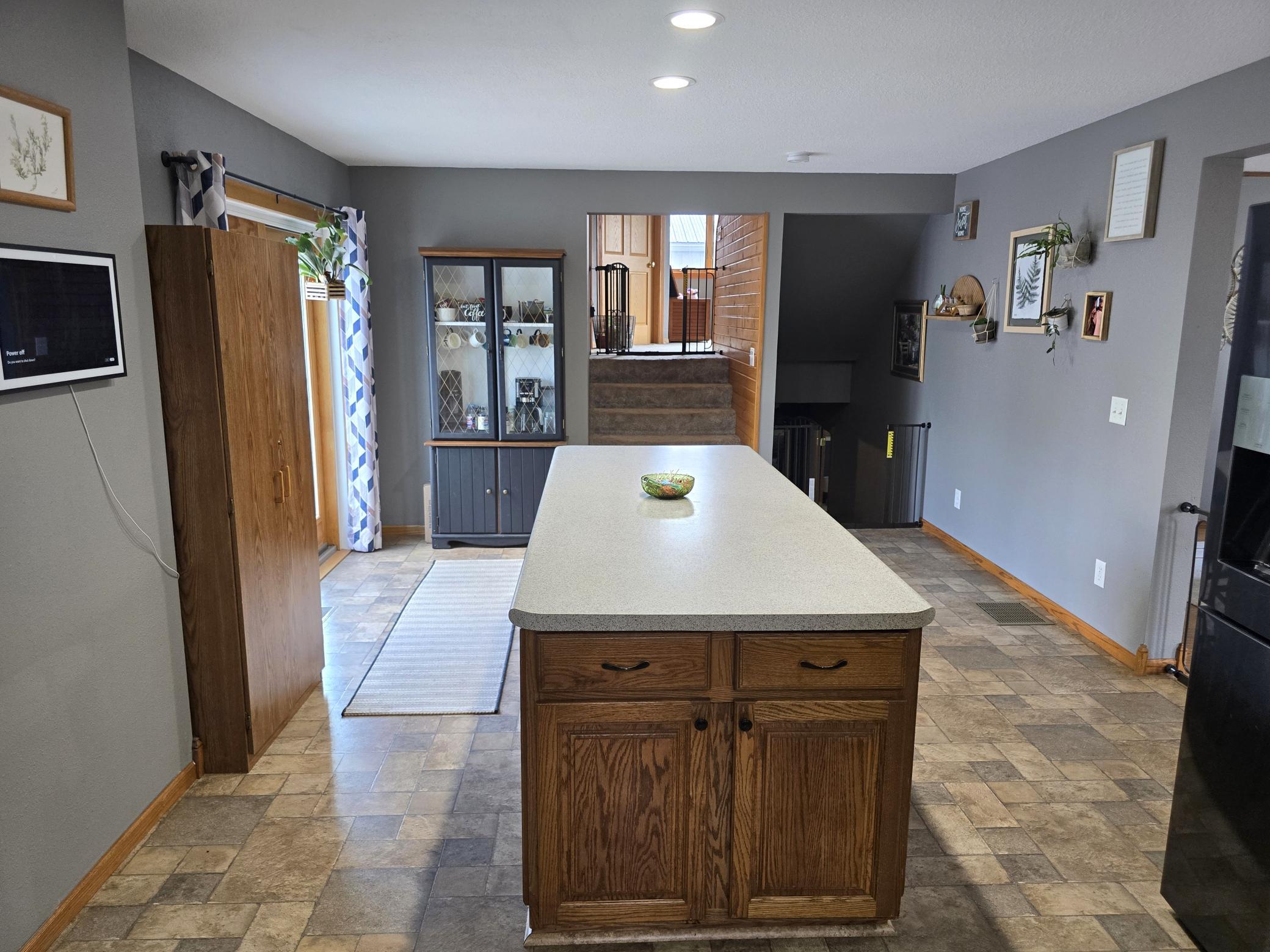 102 County Road 16 S