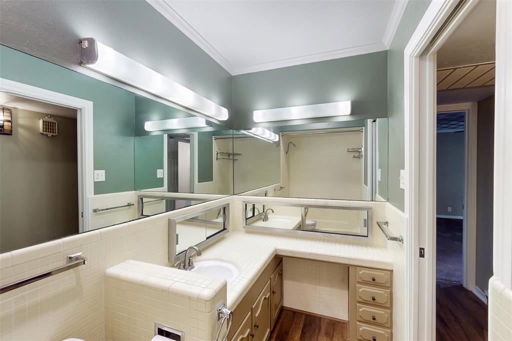 2301 Ridgmar Plaza 8