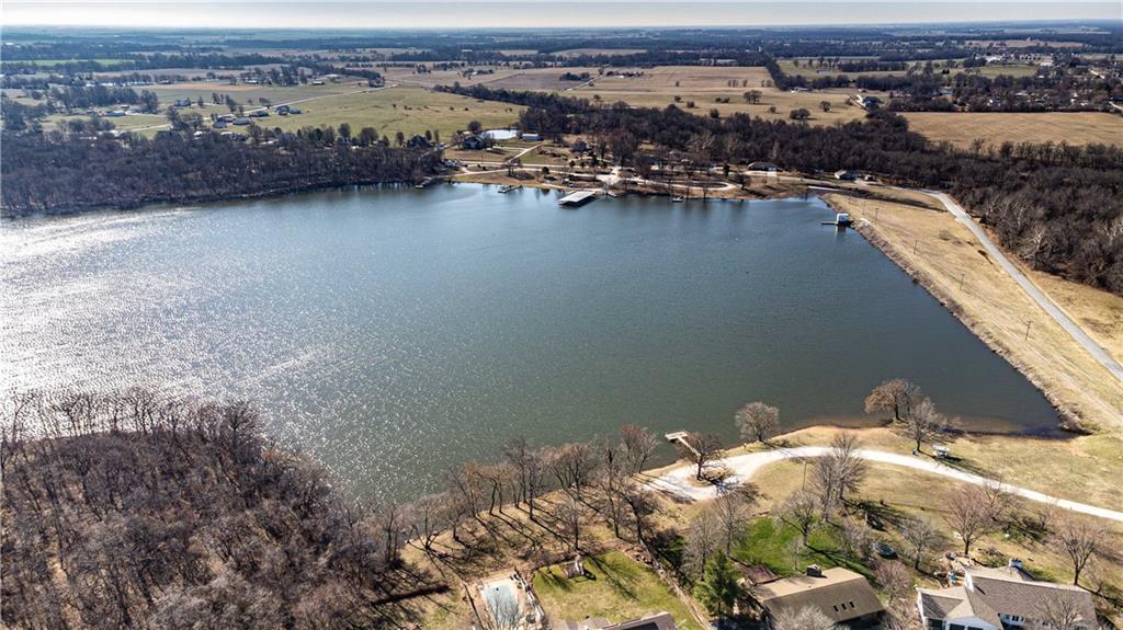 1905 Lakeview Drive