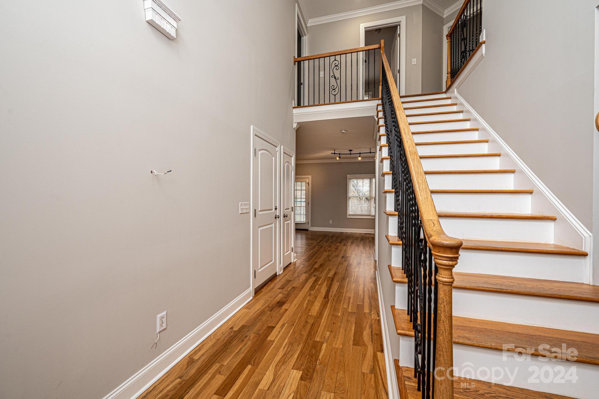 1021 38th Avenue NE 30