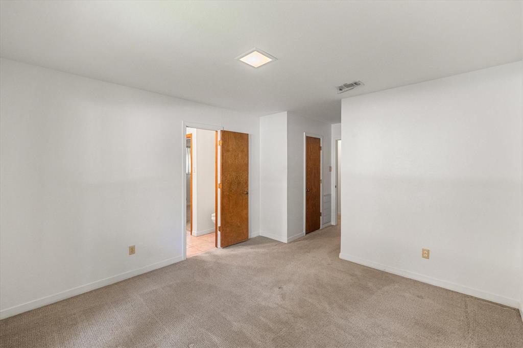 2216 Shadywood Court