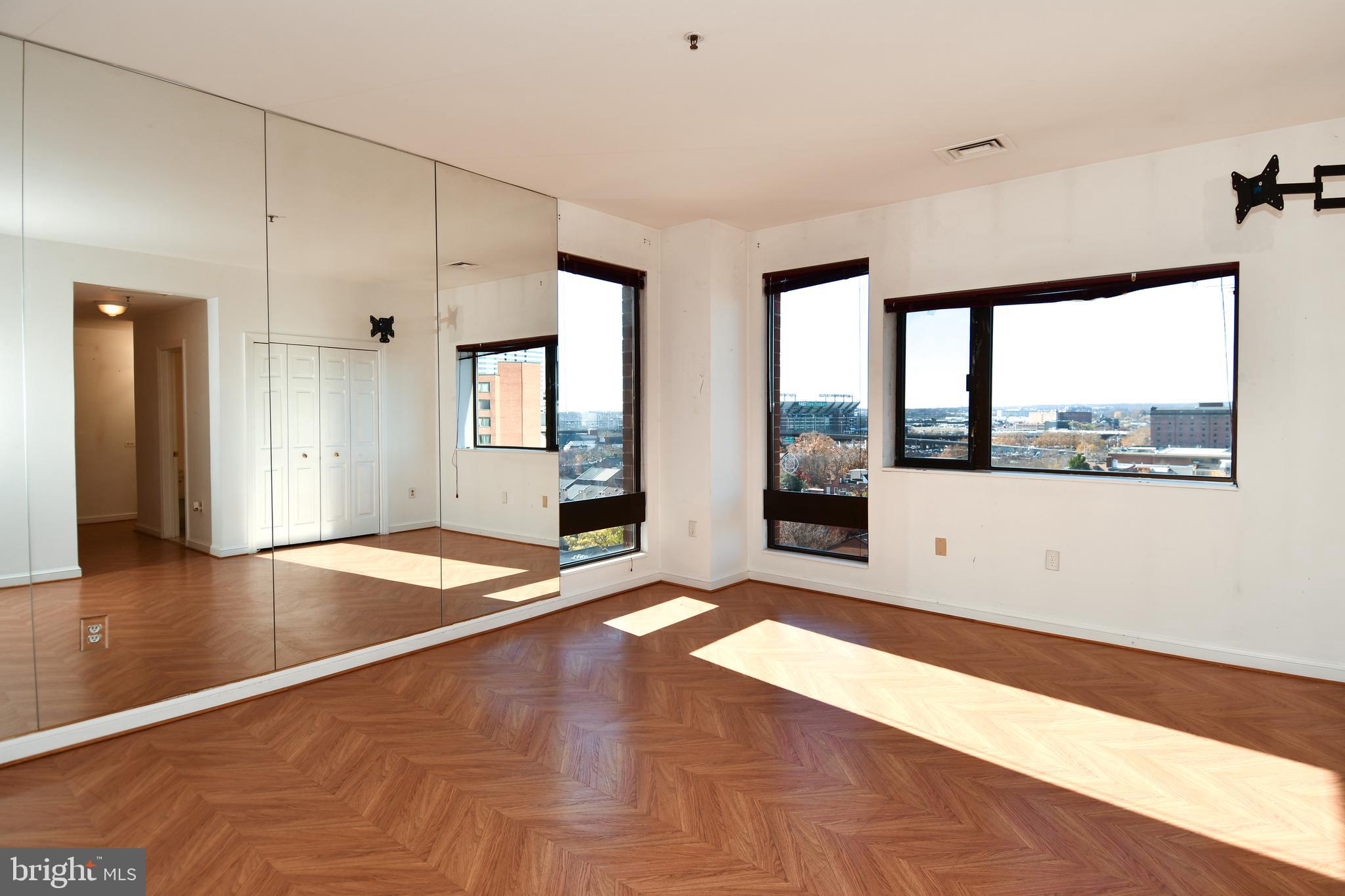 Sellers say sell !!  This lovely two bedroom two bath 8th Floor residence is waiting for new owners to come in and make this property their own and use their vision to turn it into the fantastic residence it can be . With great space and so much natural light in every room along with sweeping city views won't disappoint!