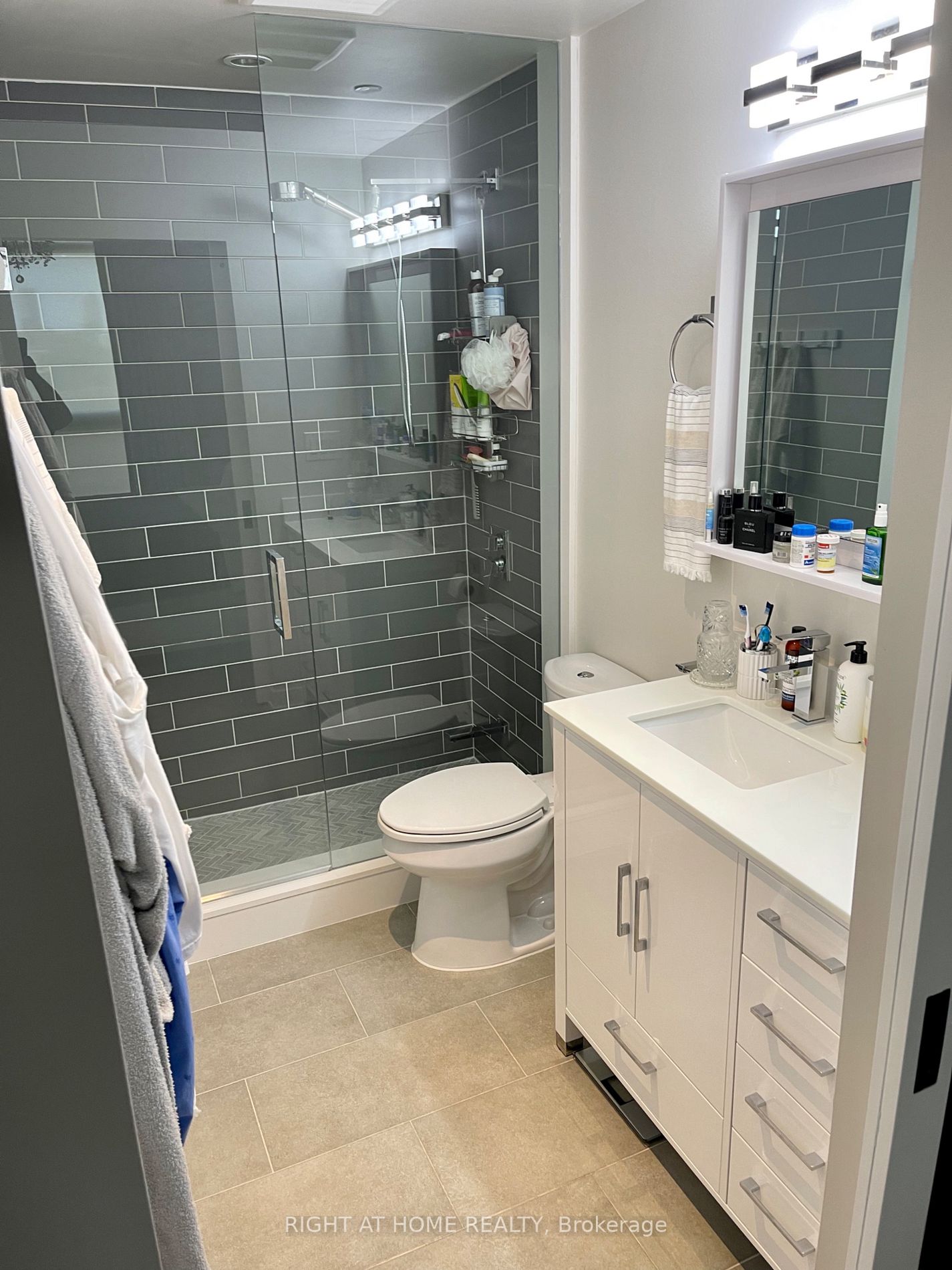 205 Manning Ave 310