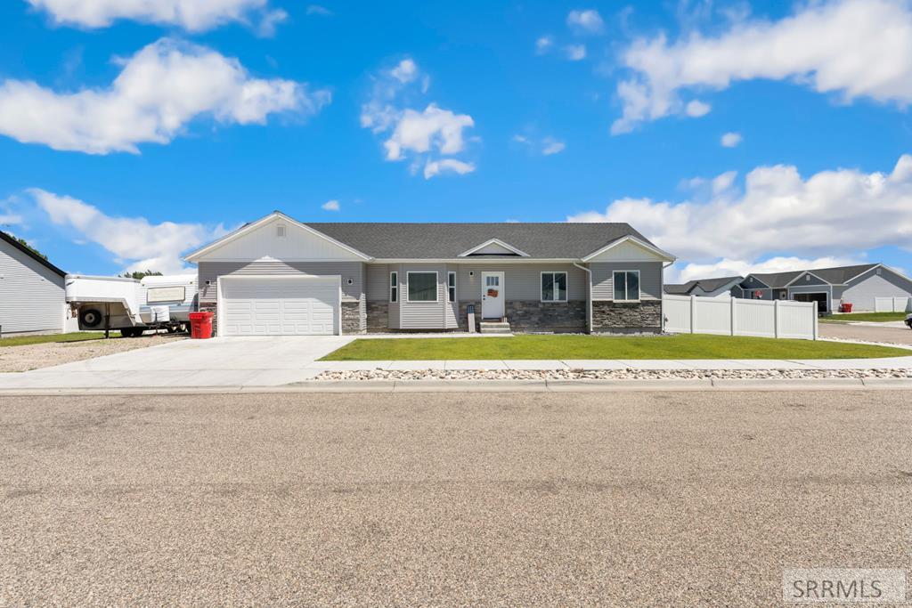 585 Washington Loop