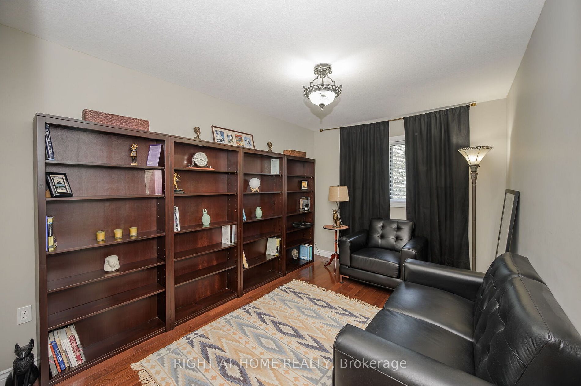 17 Argyle Ave
