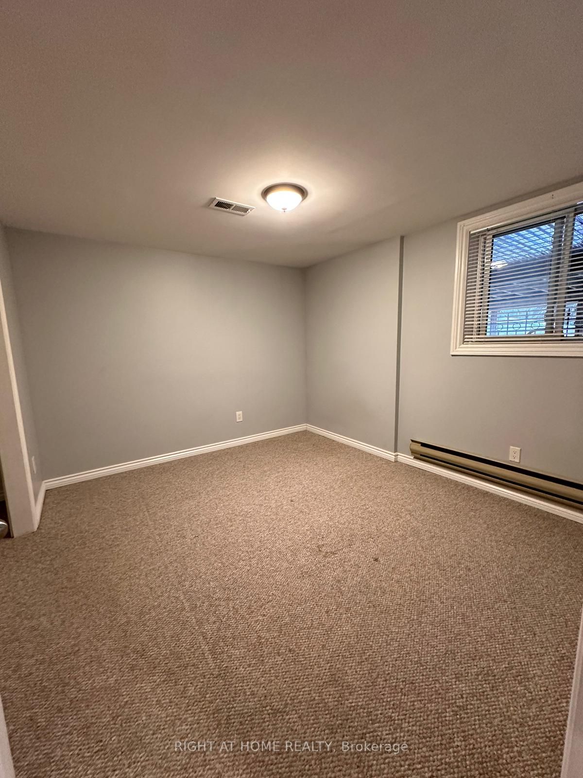 362 Kirby Cres Lower