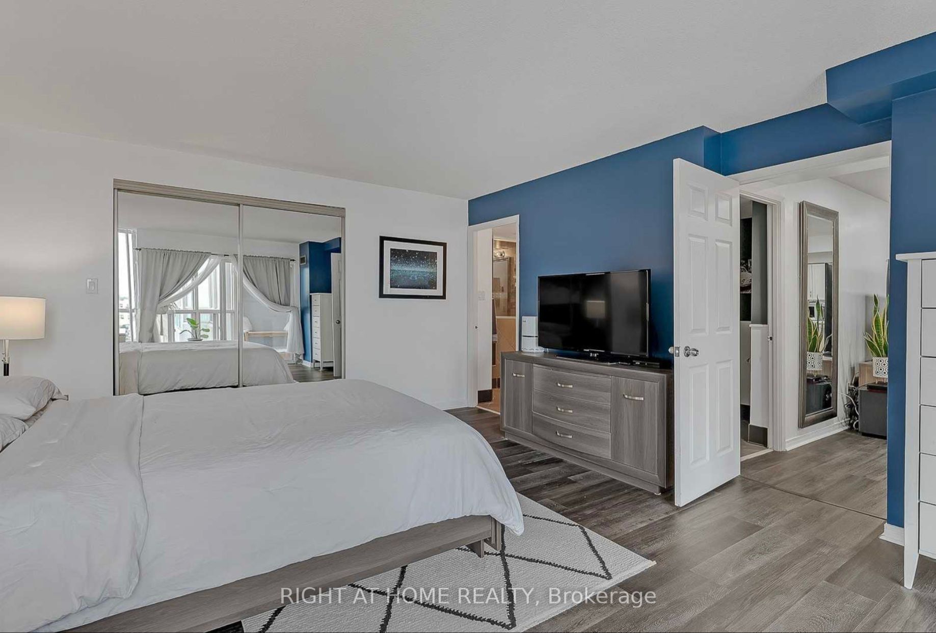 309 E Major Mackenzie Dr 1014