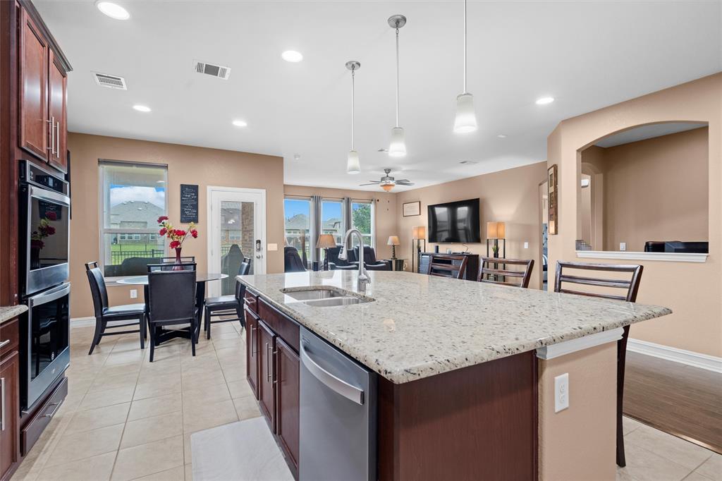 2812 Lamont Court
