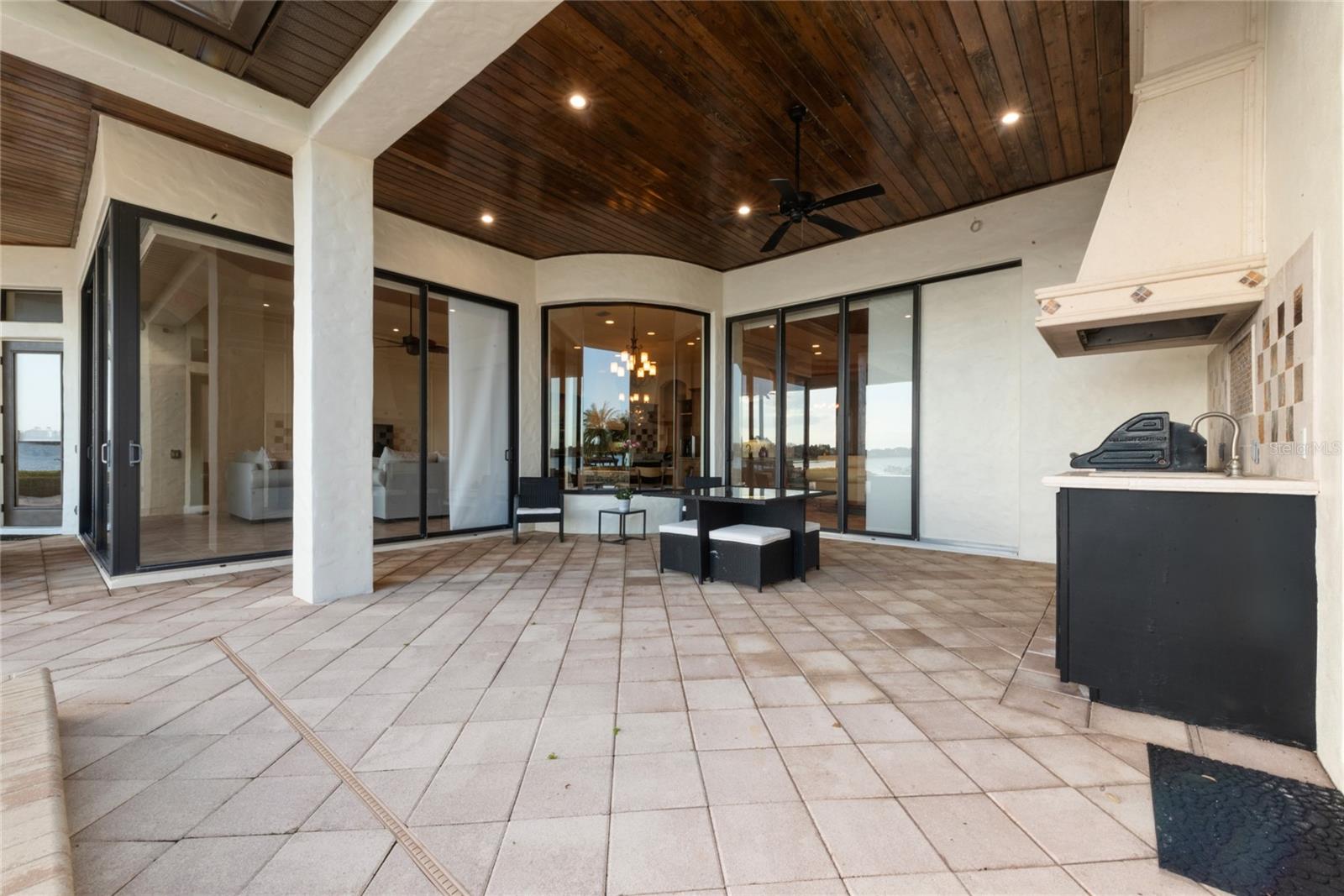 14616 Avenue Of The Rushes