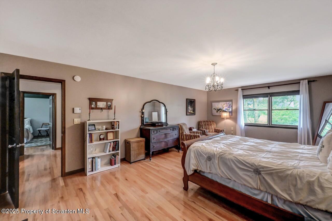 1001 Woodland Way