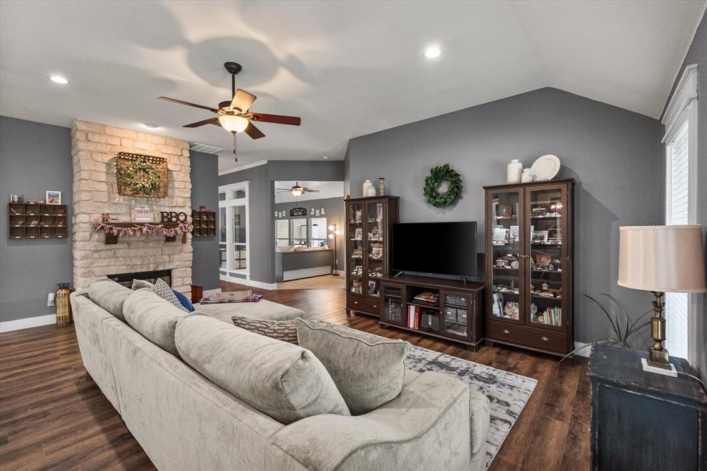 2811 London Lane