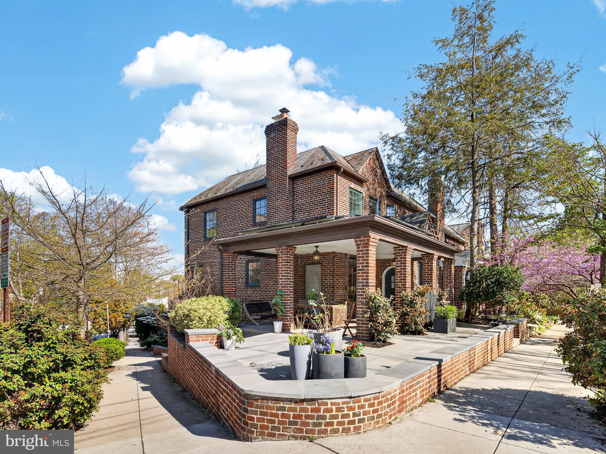 2119 Huidekoper NW  