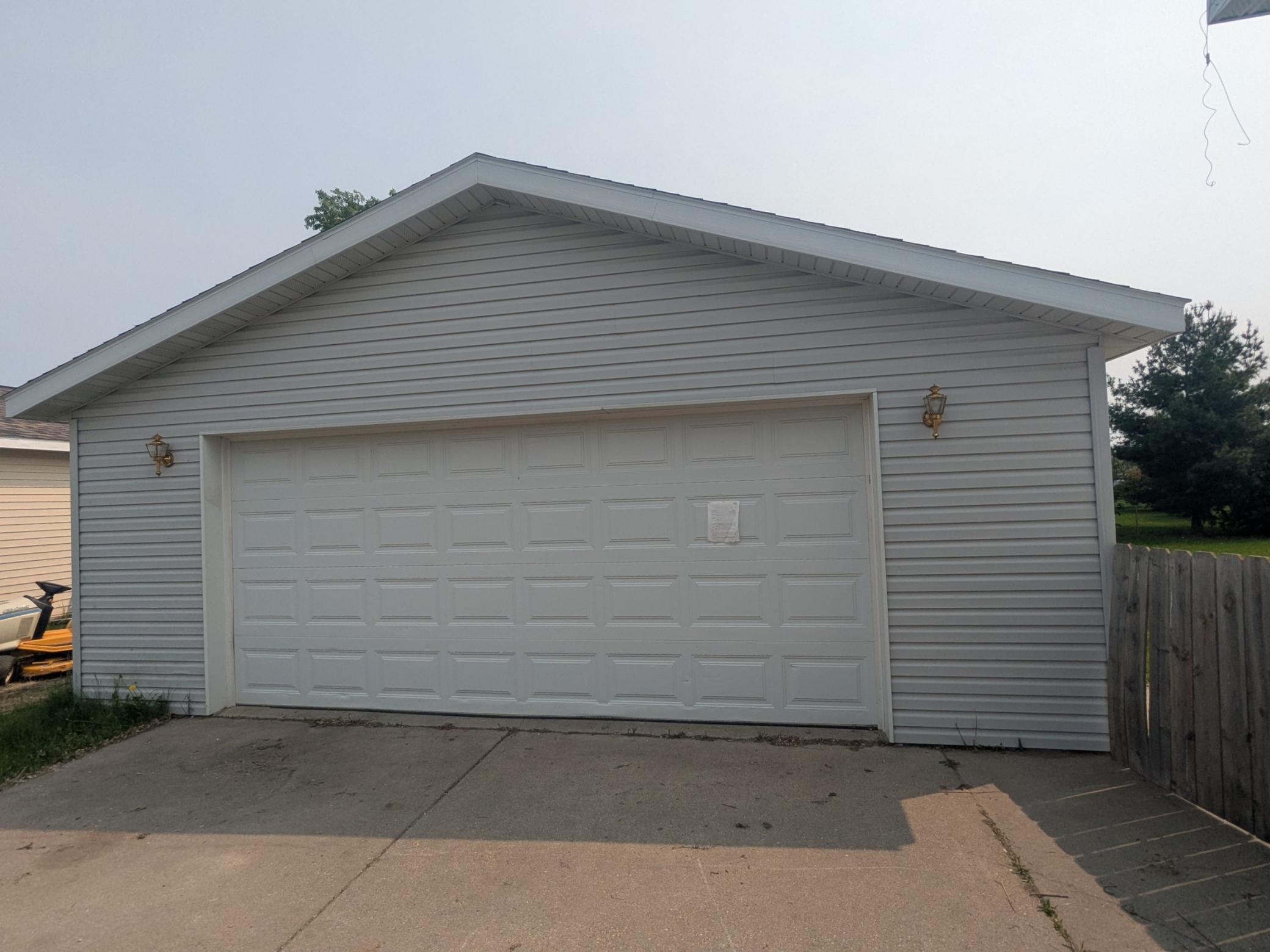 204 6th Street W
