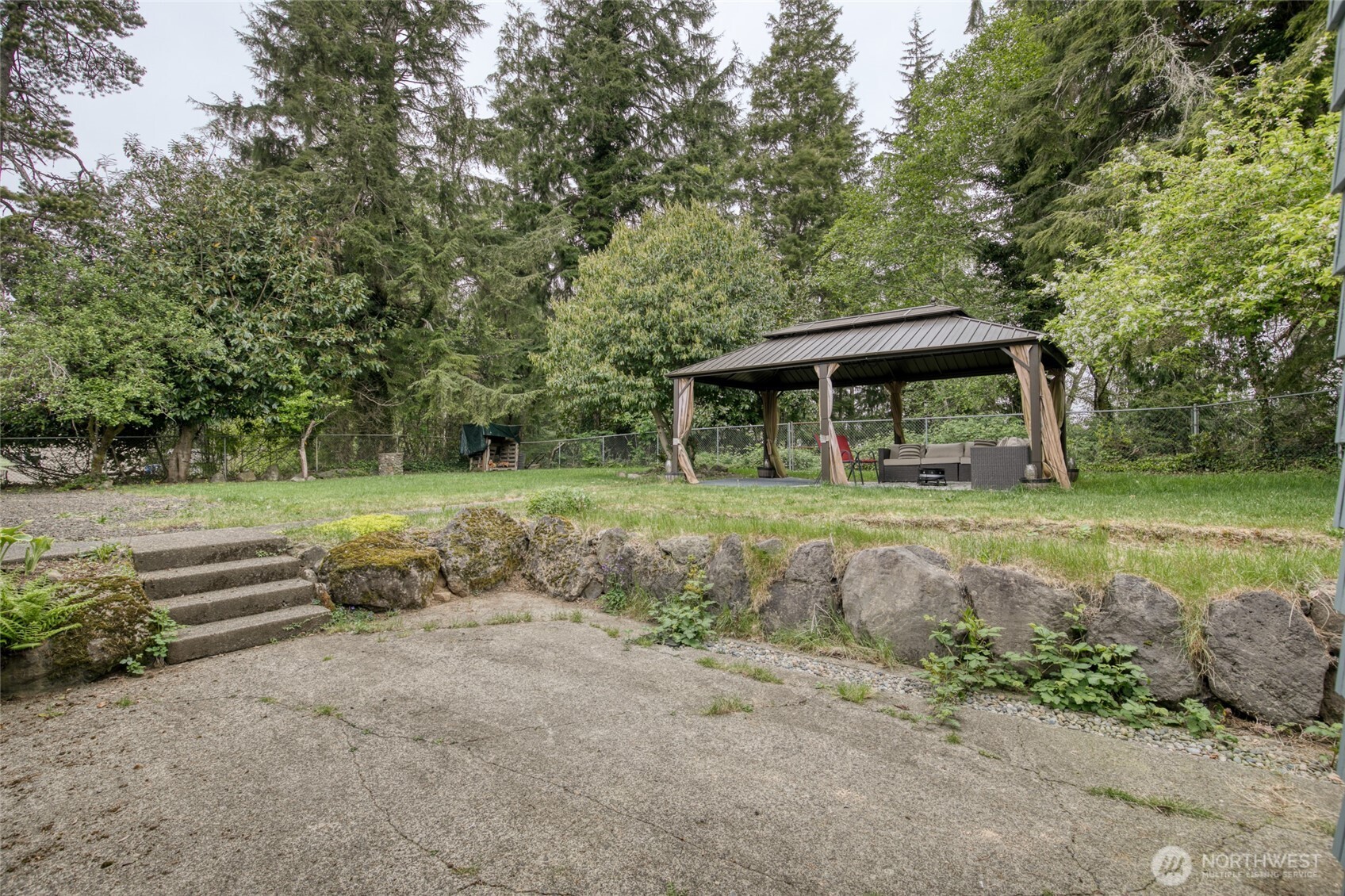 425 Beacon Hill Drive
