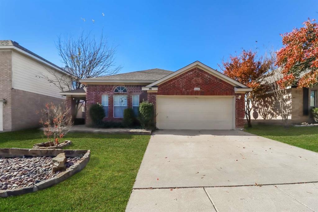 FRESHLY PAINTED! This Fort Worth home offers 3 bedrooms and 2 bathrooms with upgraded finishes throughout. The galley-style kitchen flows seamlessly into a breakfast nook, dining space, and living area, making it easy to enjoy both cooking and entertaining. The master suite includes a walk-in closet and ensuite bathroom with double vanities, providing comfort and convenience. Natural light fills the home through expansive windows, while the attached garage ensures your vehicle is protected year-round.
Located in the sought-after south Fort Worth area, this property places you within easy reach of shopping, dining, and everyday conveniences. With quick access to major highways, commuting to downtown Fort Worth or nearby destinations is simple. The neighborhood offers a welcoming environment with well-kept surroundings, giving you both comfort at home and connectivity to all that the city has to offer.