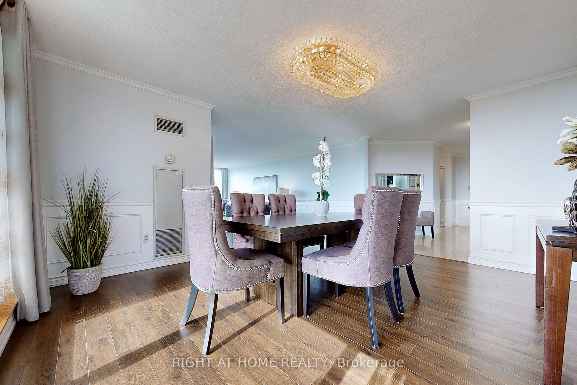 168 Bonis Ave 805