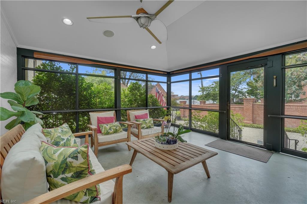 404 W Freemason Street