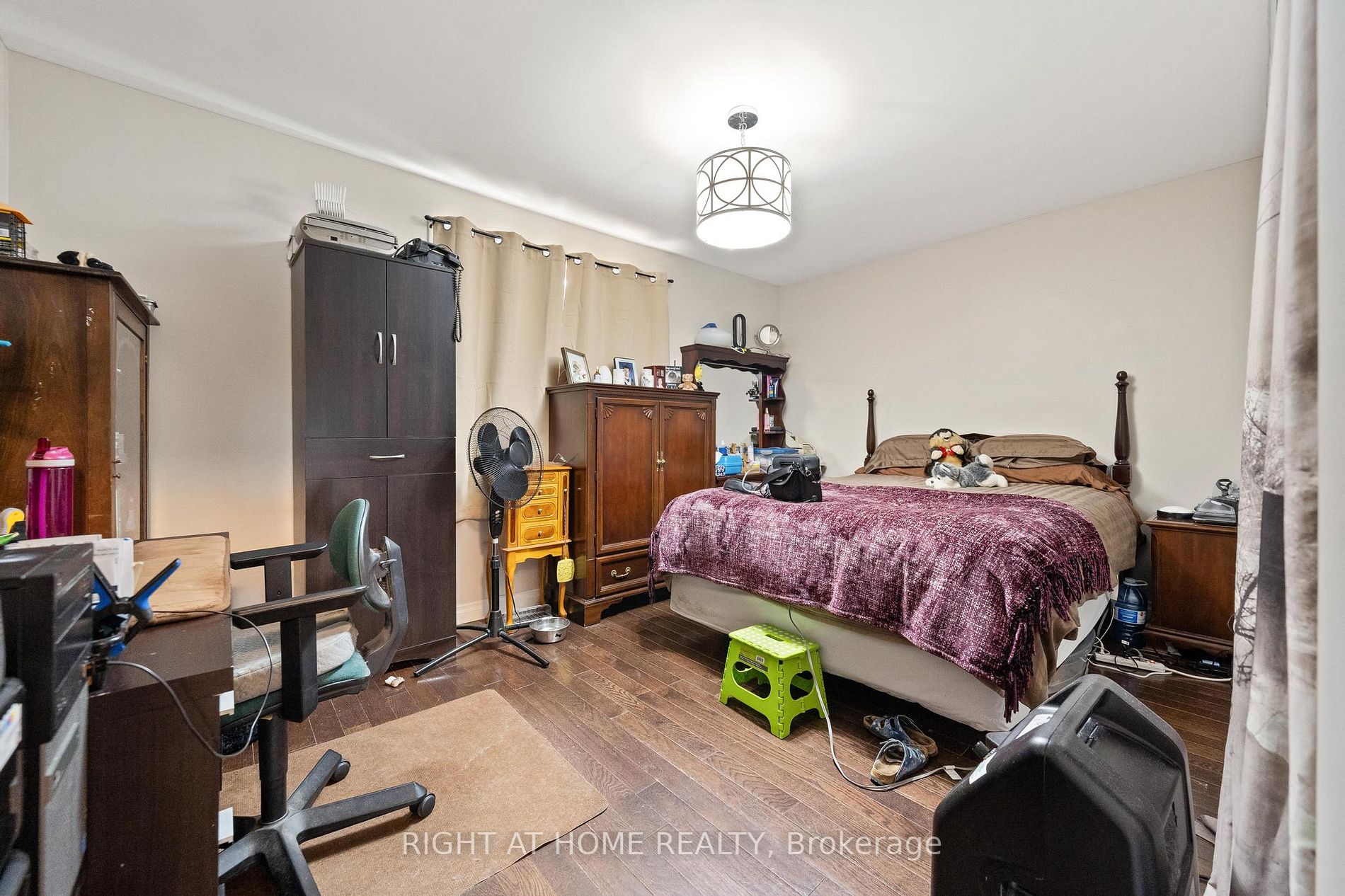 70 Woodlawn Ave