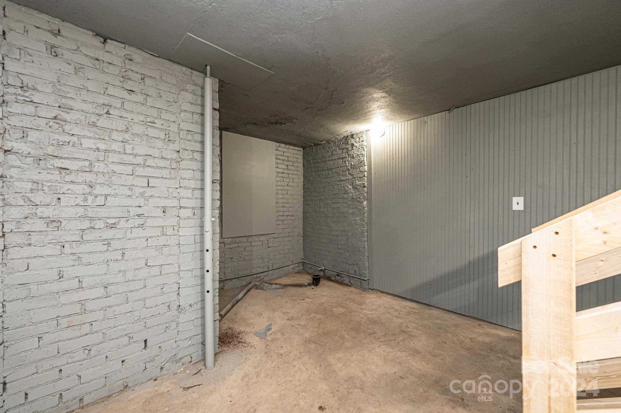 332 2nd Street Place SE